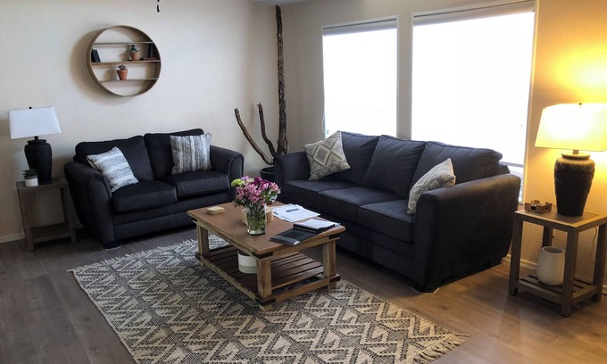 Fort Mohave House | Snowbird get away. Beautiful 3 bedroom 2 bath home, in the Sunrise Vista Area.