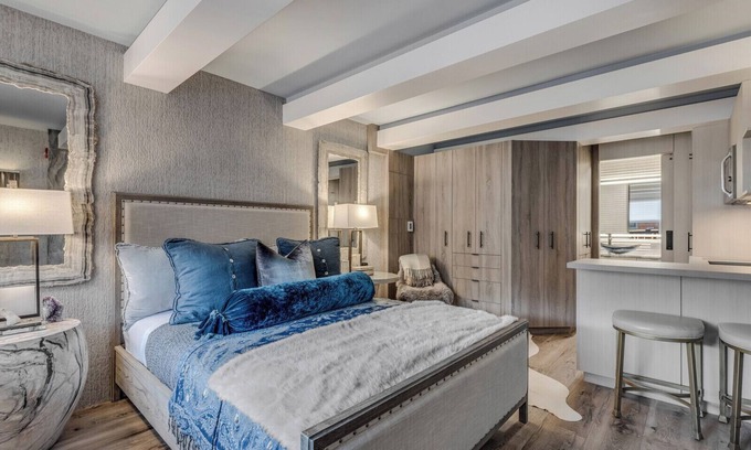 Aspen Condo | Snowcap Suite | Luxe Studio in Heart of D/T Aspen