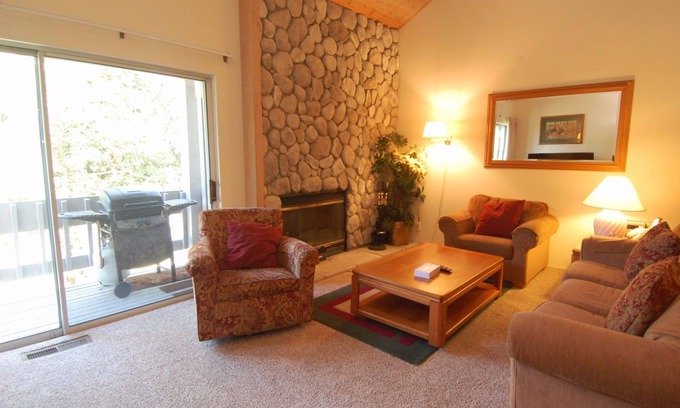 Mammoth Lakes Condo | Snowcreek Resort Vacation Rental #618