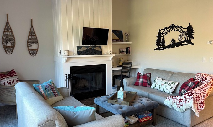 Hancock Condo | Snowdrop Lodge - Beautiful Condo on Jiminy Peak Grounds