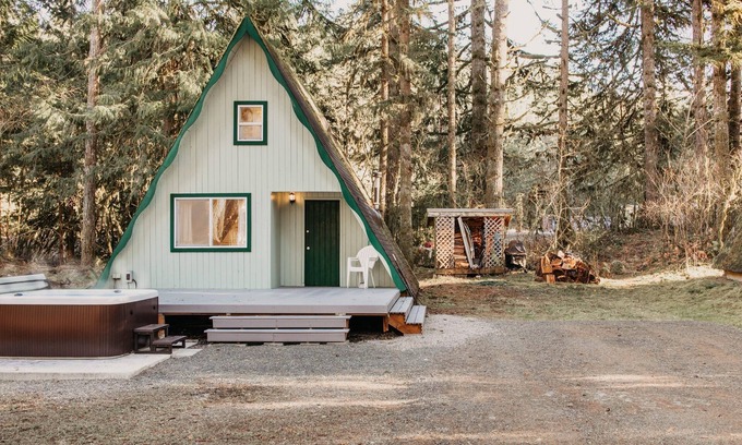 Glacier Cabin | Snowline Cabin #54 - Hot Tub - Pets Ok