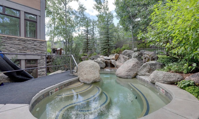 Snowmass Village Apartment | Snowmass Village Retreat Close to Slopes & Trails!