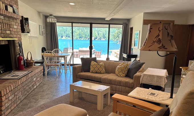 Port Angeles Apartment | Snug Harbor at Lake Sutherland-Cabin #2