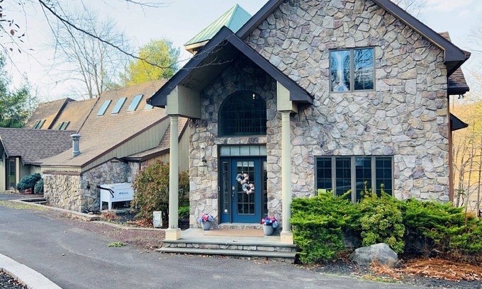 Greentown Cabin | Snug Harbor Cove on Lake Wallenpaupack with Indoor Pool and Private Dock!