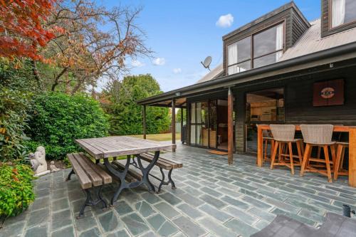 Wanaka House | So Good On Sargood - Wanaka Holiday Home