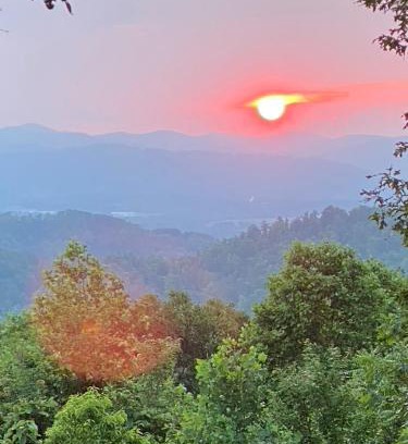 Hendersonville Apartment | Soaking in the Views, a romantic getaway for 2