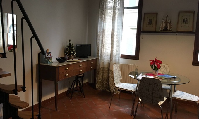 Santa Maria Novella Apartment | Sofia's Nest