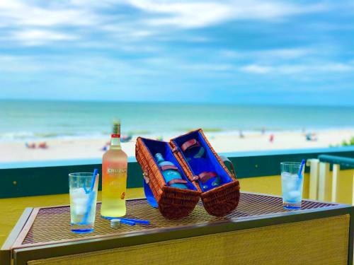Marco Island House | Soft, Sandy Beaches I Long Views from Premiere Over-sized Balcony!
