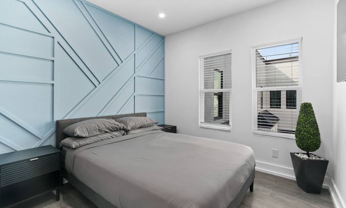 New Suburb Beautiful Apartment | SoHo/Hyde Park Luxury 1 BR Apt