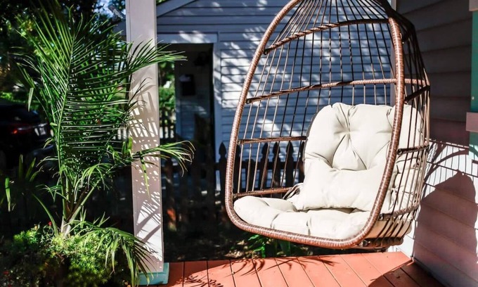 Willoughby Spit House | Sojourn | Coastal Cottage | 3 BR