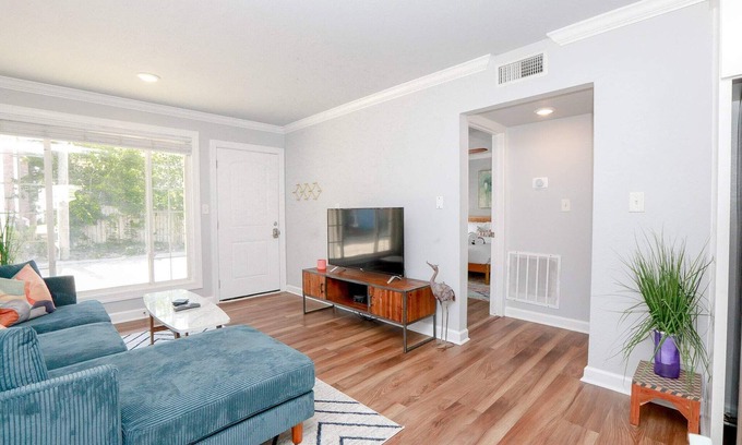 Willoughby Spit Apartment | Sojourn Isle Suite 2 BR 2 BA at Beach Cottages