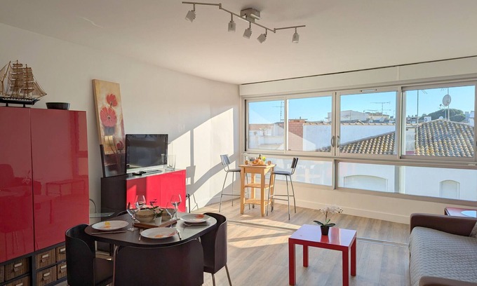 Le Grau-Du-Roi Apartment | Sol-y-Days Murènes 1, large studio close to beaches and center