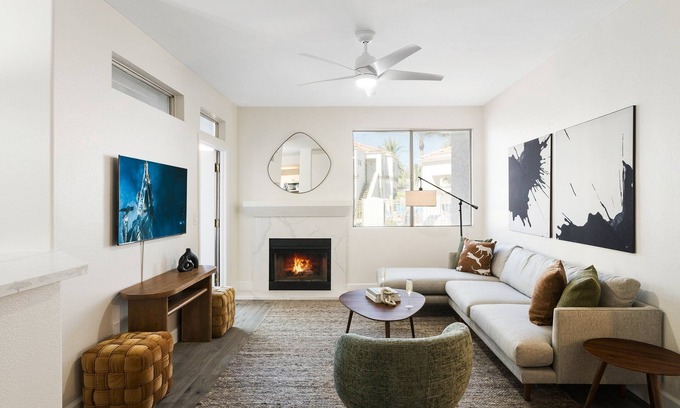 Central Scottsdale Cottage | Solace - Community Pool & Gym -walk to Restaurants