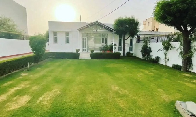 Sitapura Villa | Solanki Farm & Pool Villa Gardens Jaipur .nn