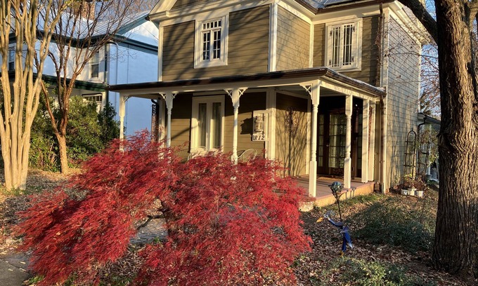 Charlottesville House | Solar, 2 BR, 1 Bath, UVa, Preston, Downtown, EV charger