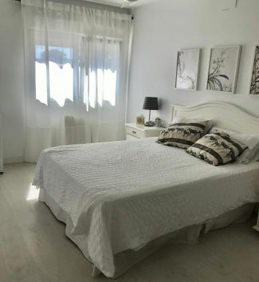 Montequinto House | Soleada,amplia con baño privado