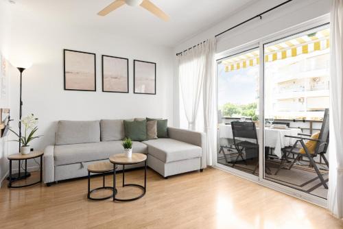 Carihuela Apartment | Soleado y luminoso a 3 minutos de la playa-Carihuela