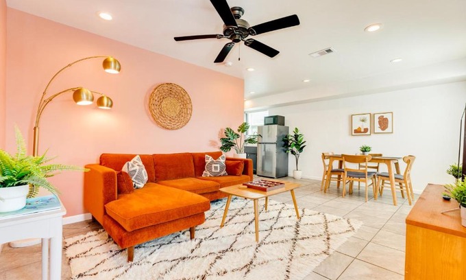 San Jacinto House | Soleil House - Unit B