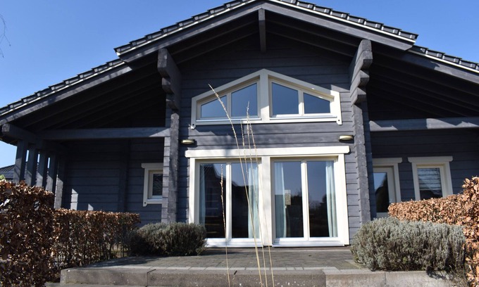 Wassenberg House | Solid wooden house to feel good in the middle of the Meinweg area