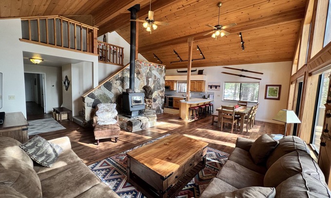 Shaver Lake Cabin | Solitude in the Cedars, Spacious Mountain Home
