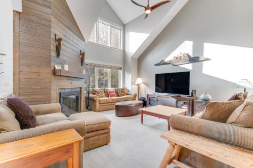 Ludlow Apartment | Solitude Village J202