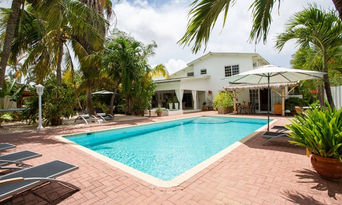 Cas Grandi Cottage | Sombré di Kabana, Casa Tropical Jardin 1