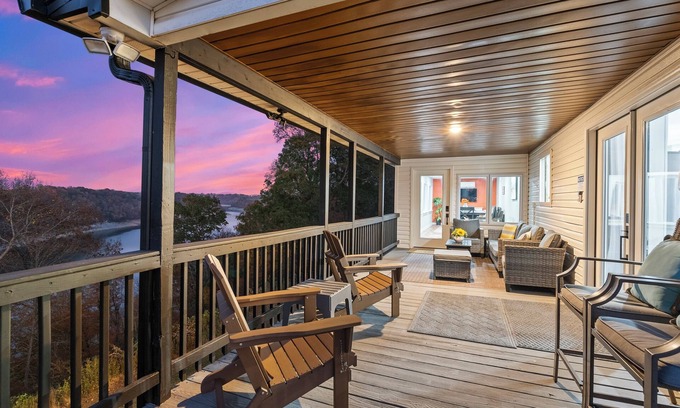 Somerset House | Somerset Lakeview Living