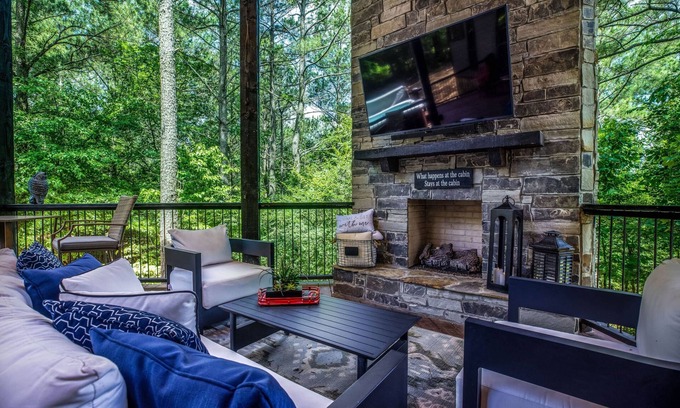 Broken Bow Cabin | Somethin 2 Talk About ("S2TA")
