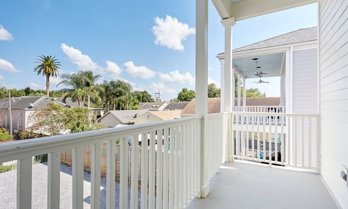 Faubourg Delachaise Apartment | Sonder at Delachaise Row | One-Bedroom Apartment w/ Balcony