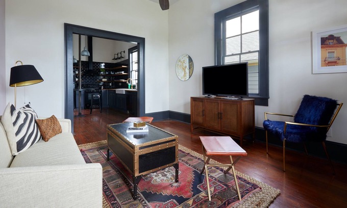 Bywater Apartment | Sonder Doubloon