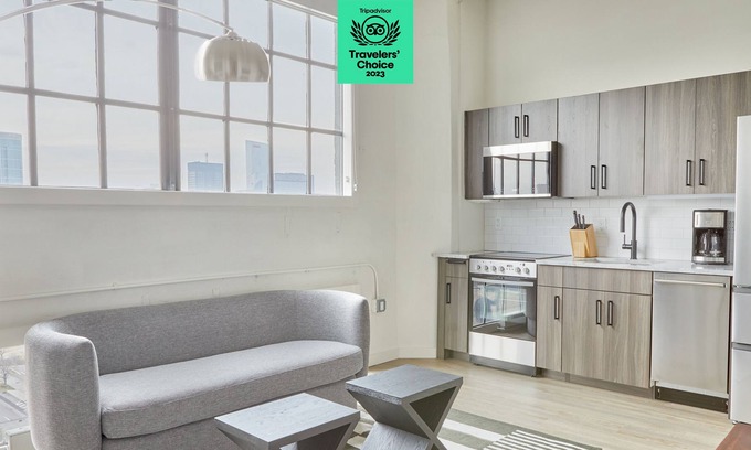 Logan Square Apartment | Sonder The Tidewater | One-Bedroom Apartment