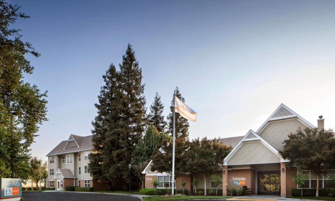 Raisin Hotel | Sonesta ES Suites Fresno