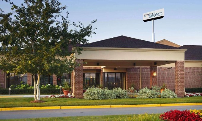 Brookfield Hotel | Sonesta Select Milwaukee Brookfield