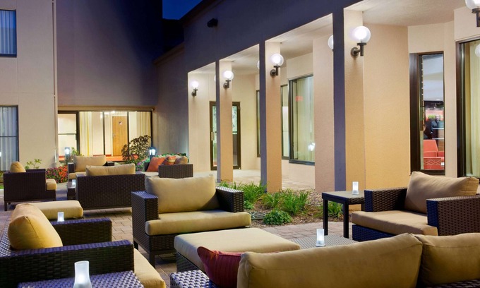 Brookfield Hotel | Sonesta Select Milwaukee Brookfield