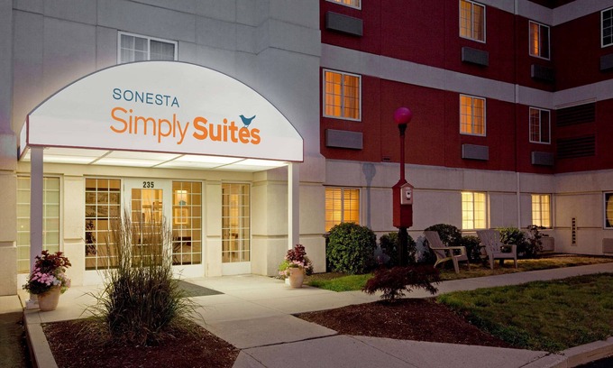 Braintree Hotel | Sonesta Simply Suites Boston Braintree