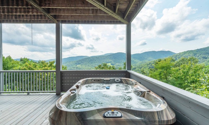 Skyland House | Songbird Sanctuary | Under New Management, Hot Tub, Deck & Year-Round Views