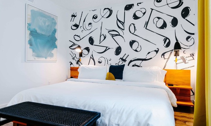 Edgehill Apartment | Songwriter's Suite: Luxe Music Row Stay!