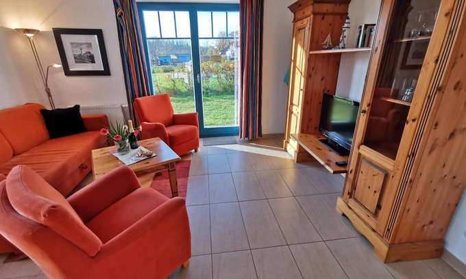 Ostseebad Prerow Apartment | Sonnige Erholung: 48 qm Ferienwohnung mit 2 Zimmern und Großer Südterrasse