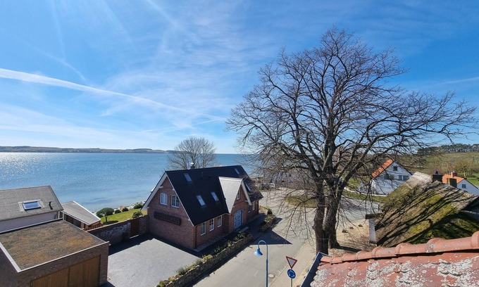 Middelhagen Apartment | Sonnige Ferienwohnung mit Südbalkon und Meerblick
