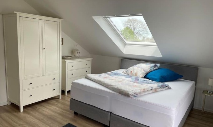Sankt Augustin Apartment | Sonniges Wohlfühl-Appartment in zentraler Lage