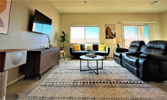 Sierra Vista House | Sonoran Desert Oasis Centrally Located with Heated Pool and Spa