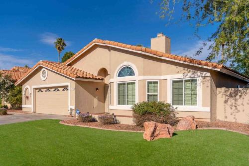 Arrowhead Ranch House | Sonoran Sunspot, Quiet Neighborhood, Sunroom