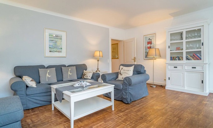 Munkmarsch House | Söns Hüs - Holiday home for up to 4 people on the Wadden Sea, with garden.