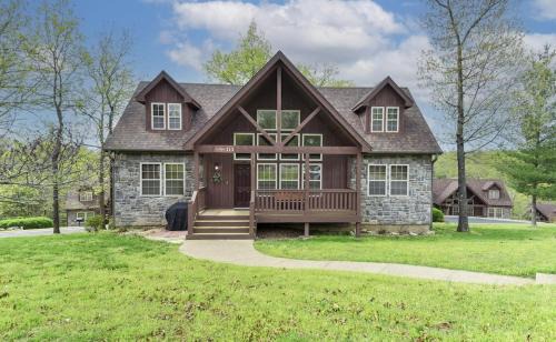 Reeds Spring House | Sooner Settle Lodge 4 King Rooms Stonebridge