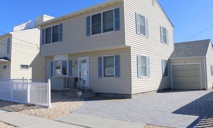 Normandy Beach House | Soothing, Beach Block, 5-bedroom house with AC in Silver Beach, Lavallette