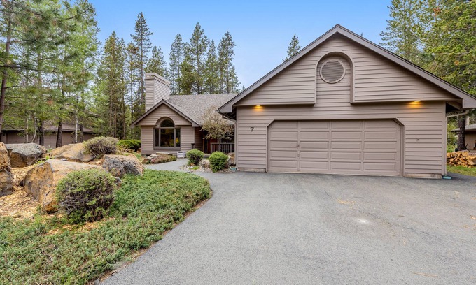 Deer Park House | Soothing home with hot tub, pool, tennis court, gas grill, deck, & full kitchen
