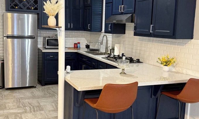 Pharr Condo | Soothing Modern condo with AC in Pharr - Perfect for a getaway