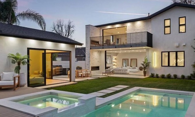 Sherman Oaks House | Soothing Villa with best AC breeze in charming Los Angeles,