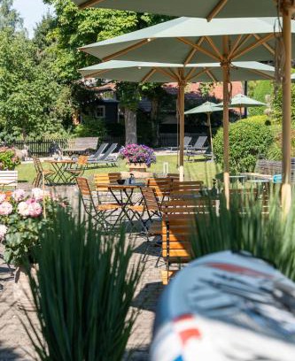 Wessling Hotel | Sopherl am See - Frühstück auf der Seeterrasse, sehr ruhig und wunderschön am See, 3 Minuten nach Oberpfaffenhofen, viele Radtouren, Restaurants & Cafes in der Umgebung