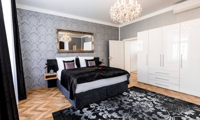 Yppenplatz House | Sophie's Superior - Air conditioning & parking